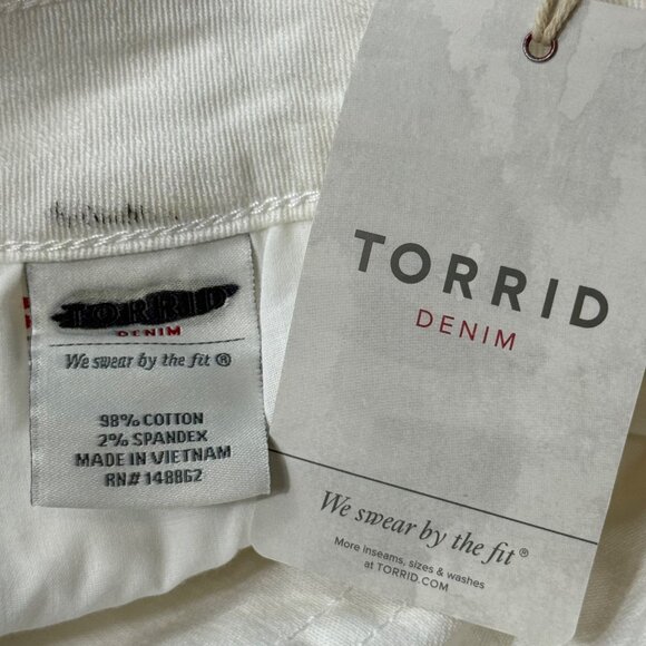Torrid White Denim Shorts Lace Up Pockets Women’s 24 - Picture 8 of 9
